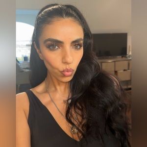 🎀 MEET YOUR POSHER 🎀